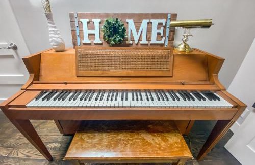 Historic Downtown La Crosse Apartment | 4br Ideal For Groups 4 Blocks To La Crosse Cntr