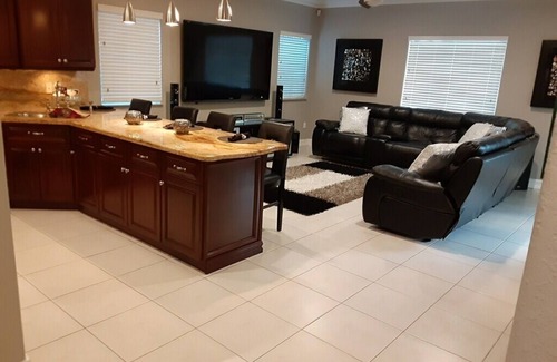 Miami Lakes House | 4BR Luxury Pool Home in Miami Lakes - Fully Equipped for Long Stays