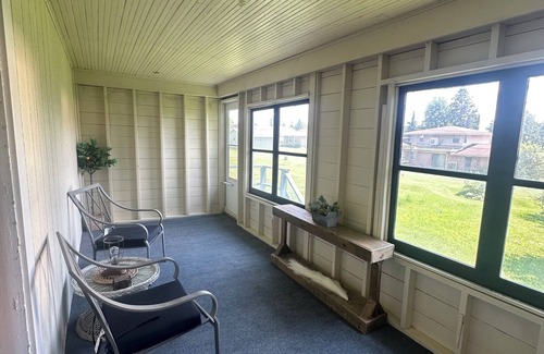 Waukon House | 4BR Retreat in Waukon Group Friendly