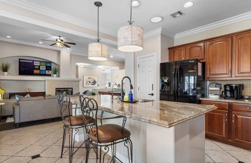 McCullough Hills House | 4BR Retreat w/Pool and BBQ