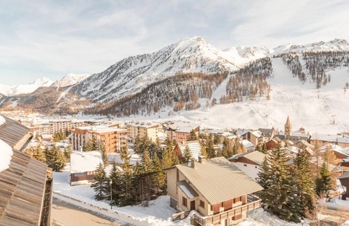 Montgenevre Apartment | 4th floor, view panoramic, balcony, tv, ski locker, 55m², Montgenèvre