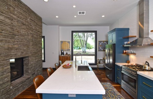 Quinlan House | 4th NT. FREE -Luxury Waterfront! Kayaks Hot Tub Dock