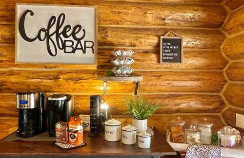 Lebanon House | 5 Bed 5 Bath Luxury Nashville Lodge! Pickleball Game Rm Sauna Fire Pit & Hot-tub