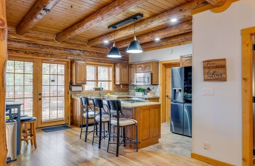 Lebanon House | 5 Bed 5 Bath Luxury Nashville Lodge! Pickleball Game Rm Sauna Fire Pit & Hot-tub