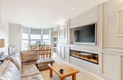 Aberdovey House | 5 Bed in Aberdovey 93603