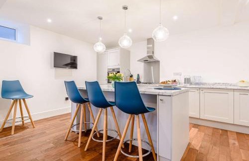 Matlock Bath House | 5 Bed in Matlock Bath 85188