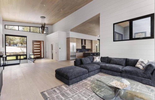 Seguin Cottage | 5 bedroom 5 bath Brand New Build on Lake Joseph