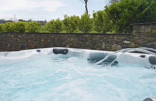 Felinfach Cottage | 5 bedroom accommodation in Mydroilyn, near Aberaeron