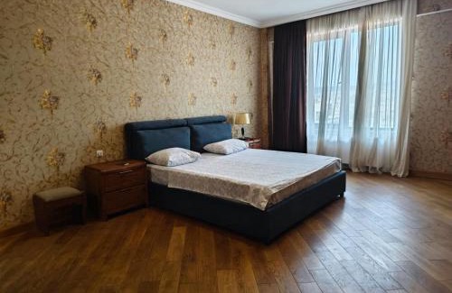 mtatsminda Apartment | 5 Bedroom Apartment In The Heart Of the City