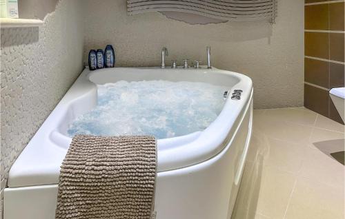 Termoli House | 5 Bedroom Nice Home In Termoli