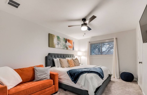 Rowlett House | 5 Bedroom Pool & Spa Handicap Accessible