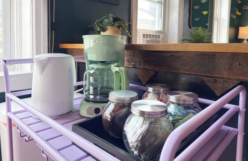 Washington Square West Apartment | 5 Beds 1 King 4 Queen-Size Beds Beautiful Spacious 1 Bedroom 1 Bath Apartment