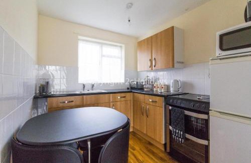 Great Yarmouth Cabin | 5 Berth Chalet To Hire In Hemsby Near Hemsby Beach Ref 18117B