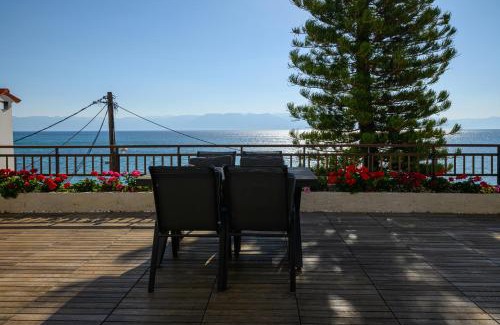 Aipeia House | 5 meters from the beach