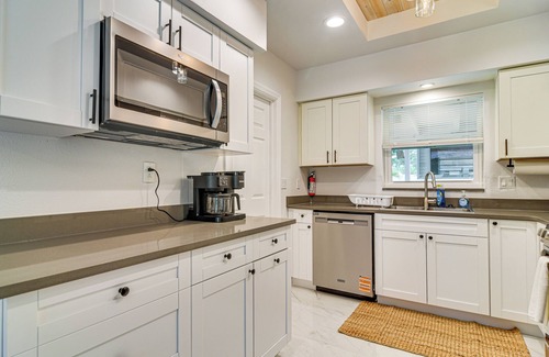 Bay Crest Park House | 5 Mi to Beach: Tampa Retreat w/Furnished Lanai!