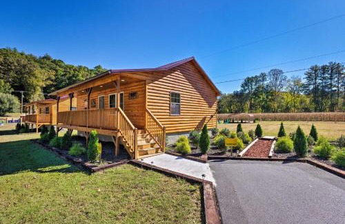 Cherokee House | 5 Mi to Dtwn Bryson City Cabin with Resort Perks!