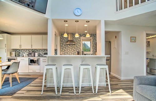 Mews Village Condo | 5 Mi to Mashpee Commons: Coastal Mashpee Condo