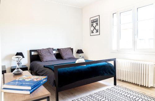 Jussieu Villa | 5 min château Charmante maison et son jardin privé