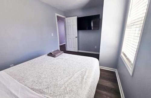 Burlington House | 5 Min to Elon - In Unit Washer and Dryer - Fast Wi-Fi