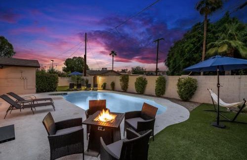 Papago Parkway House | 5 min to Old Town l Heated Pool