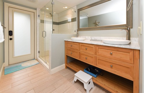 Sea Pines House | 5 min walk to beach club, Sleeps 8, Pool!