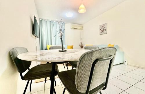 Al Mankhool Apartment | 5 mins walk to Burjuman metro
