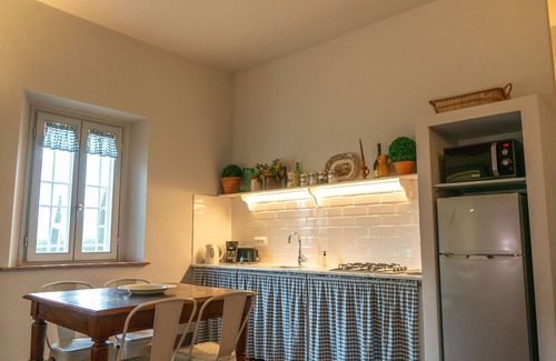 Vada Apartment | 5 minutes from the sea, 2bedrooms apart, independent entrance, private garden.