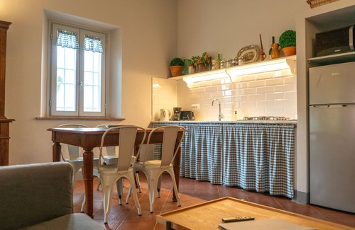 Vada Apartment | 5 minutes from the sea, 2bedrooms apart, independent entrance, private garden.