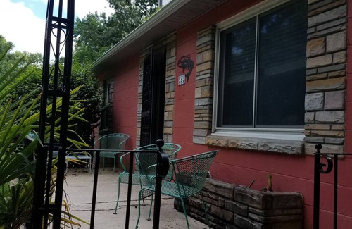 Charleston Cottage | 5 minutes to downtown, short drive to beach