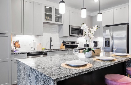 Bellevue Apartment | 5 Minutes to Lenox Mall: Sleeps 8