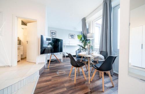 Englschalking Apartment | 5 Modern city studio for 6 Bogenhausen near Messe Munich