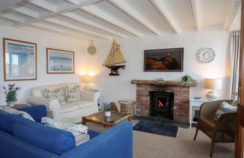 Cemaes Bay House | 5 Sea View Street