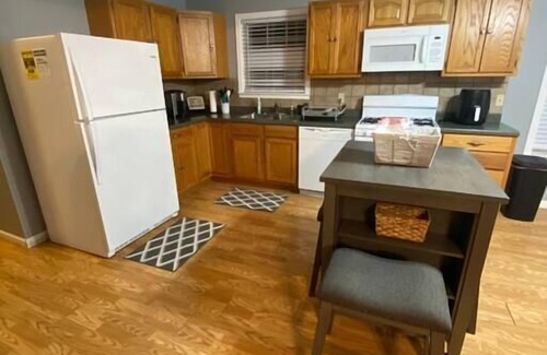 Winona House | 5 Star! Direct Access to Brimstone Recreation Pet Friendly Game Room