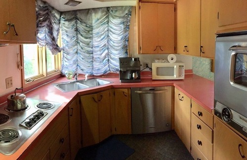 Minot House | 50's vintage custom built family home