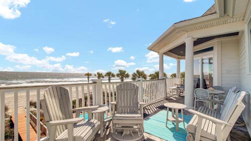 Isle of Palms House | 502 Ocean Blvd by AvantStay Beachfront w Pool Ocean Views