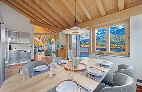 Champfer Apartment | 5½-room penthouse apartment with breathtaking views over the Engadine lake and m