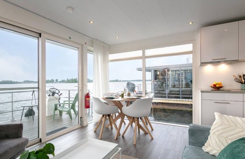Maasbommel Boat Rental | 54 m² Houseboat ∙ 2 bedrooms ∙ 4 guests