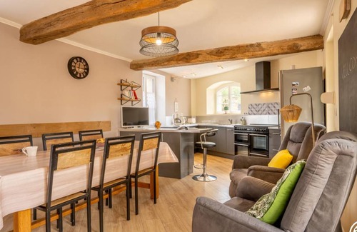Royallieu Village Cottage | 55 m² Cabin ∙ 1 bedroom ∙ 2 guests