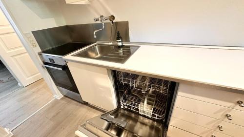 Vesterbro Apartment | 59m2 Aarhus Lejlighed i Gadeplan med Parkering lige udenfor