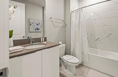 Reunion Apartment | 5Bd 4 and a half Ba 2 Story apt 49-215