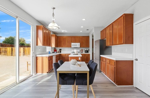 Victorville House | 5BR/4BA Spacious Family Home in Victorville