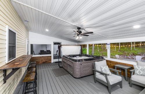 Briar Crest Woods Villa | 5mi to Big Boulder Hot tub Patio Firepit Fast WiFi
