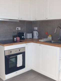 Lumiar Apartment | 5min walk to Subway & 10min drive to Airport