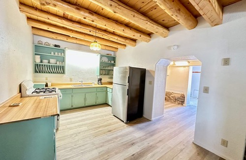 Rutheron House | 6 Bed, 3 Bath Historic Home, Sleeps 20