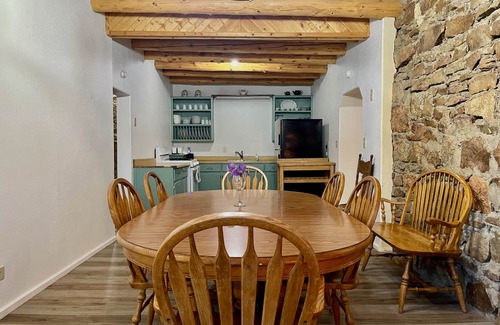 Rutheron House | 6 Bed, 3 Bath Historic Home, Sleeps 20