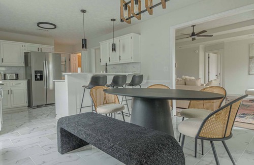 Fortson House | 6-Bed Artistic Home with Game room