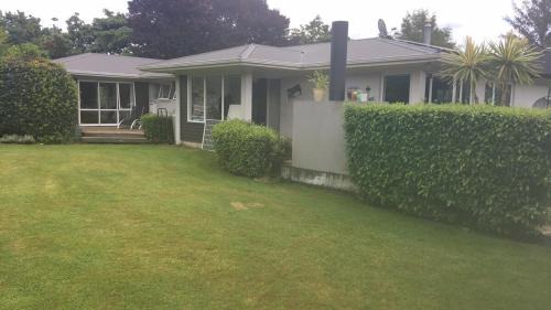 Rotoorangi House | 6 bedrooms, Close to rowing, Velodrome, field days