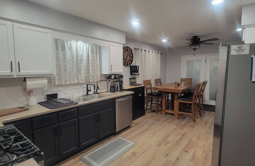 Joliet House | 6 bedrooms! Pool Table, Gaming Area, Firepit & More