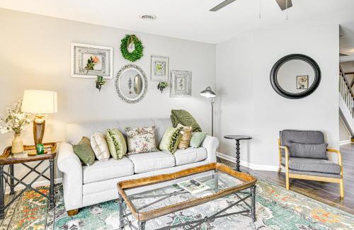 Clarksville House | 6 Mi to Dtwn Dog-Friendly Clarksville Home!