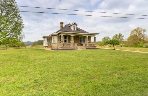 Petersburg House | 6 Mi to Rabbit Hash Rural Home with 2 Porches